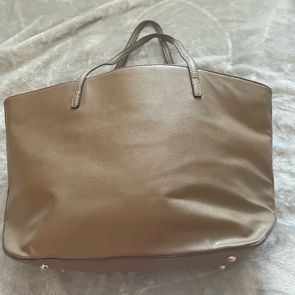 Nine West Tan Large “It Girl” Tote with attached coin purse - Picture 2 of 7